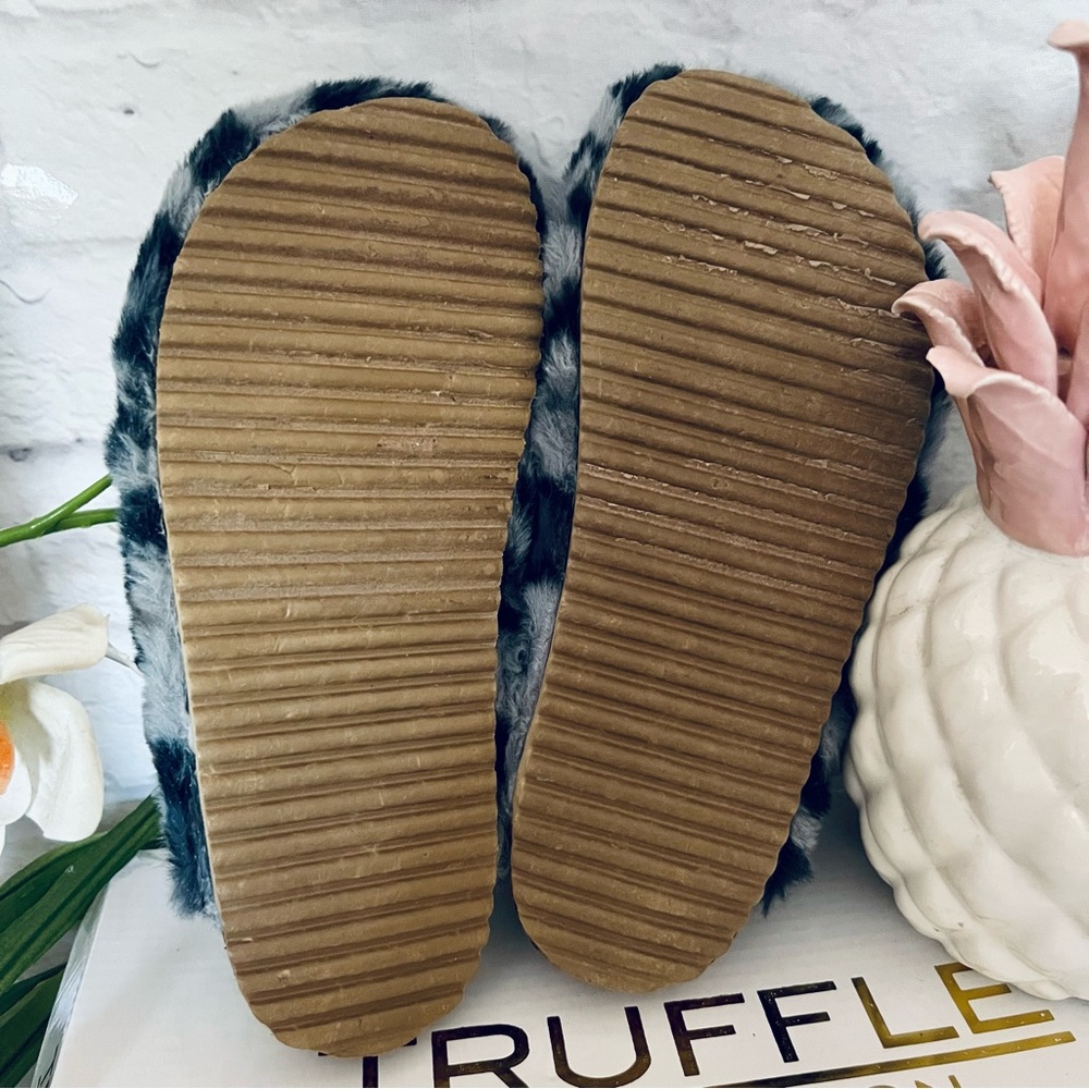 Fluffy Leopard Clogs - Picture 9 of 10